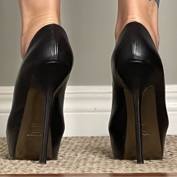 YSl Tribute Pumps - Picture 5 of 7